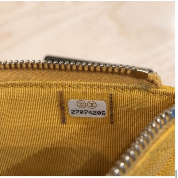 Classic Chanel phone case / pouch - Picture 10 of 16